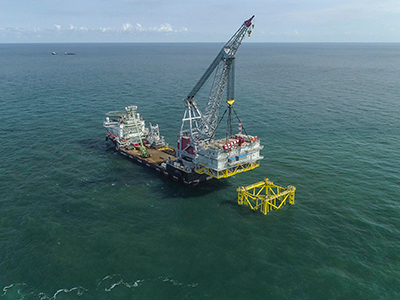 Foto Iberdrola instala la subestación Andalucía II en el parque eólico marino East Anglia One, en el Reino Unido.